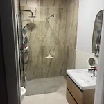 Z Ogródkiem I Jacuzzi Apartamento