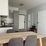 Z Ogródkiem I Jacuzzi Apartamento *